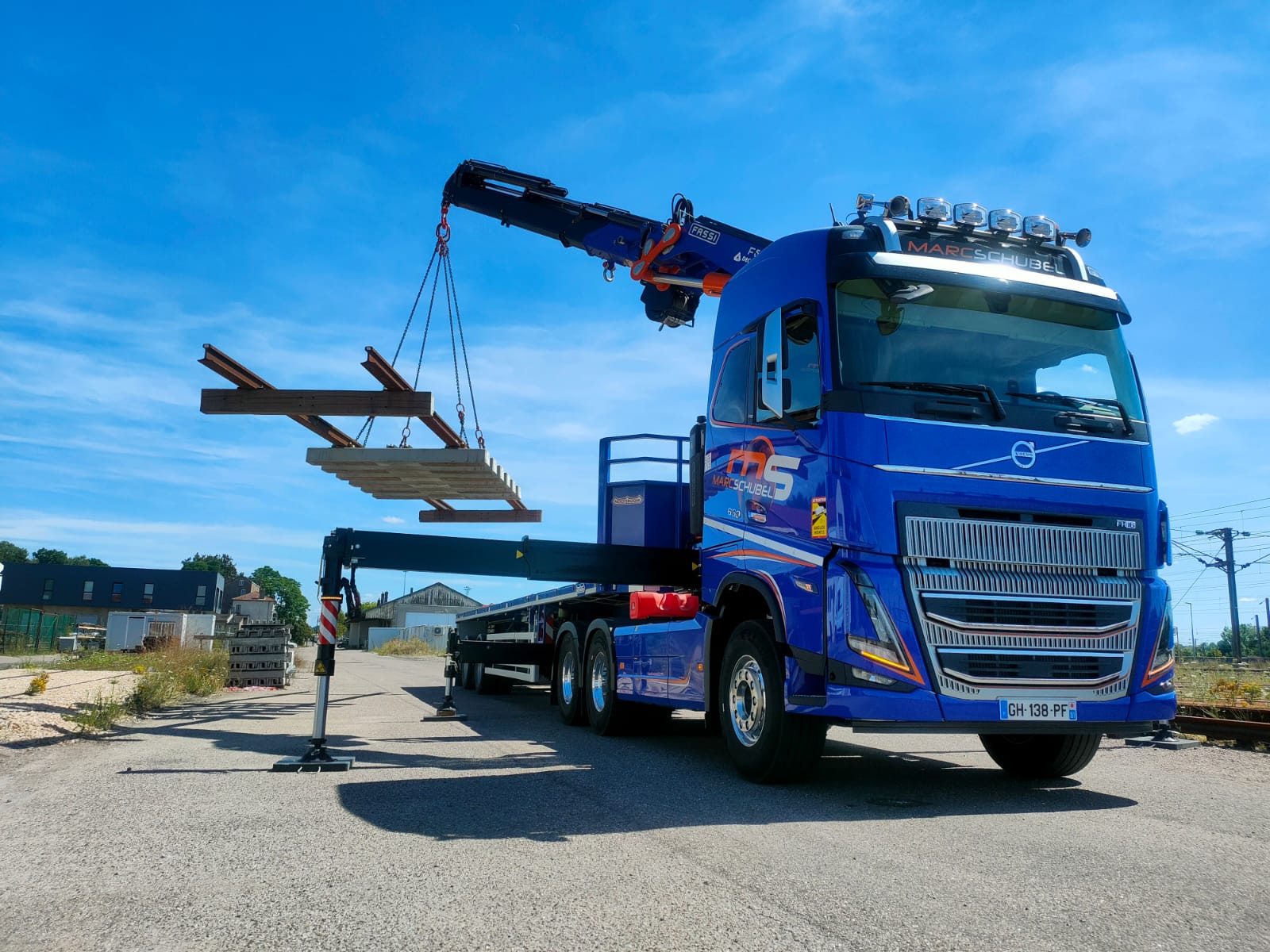 Camion grue TG55