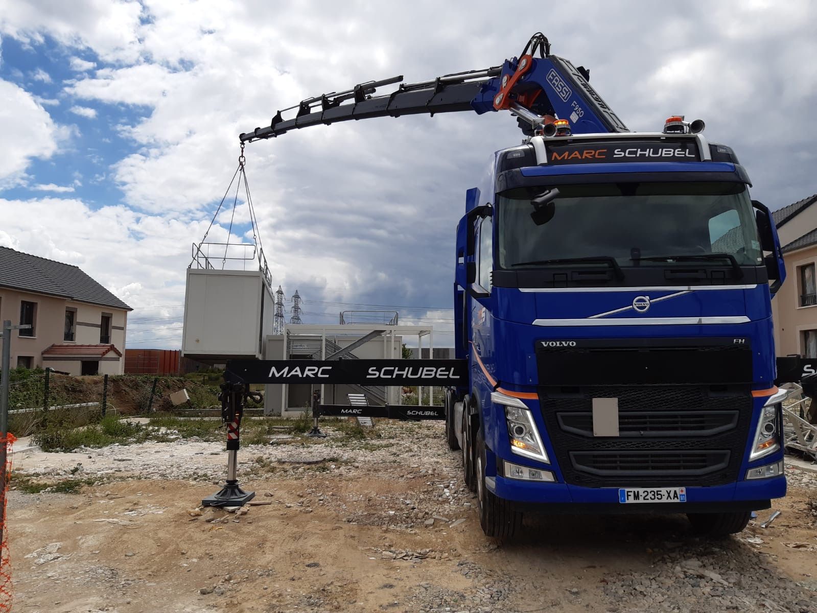 Featured image for “Camion Grue 95 tm”